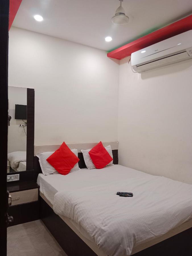 Hotel Nahta Palace 乌贾因 外观 照片