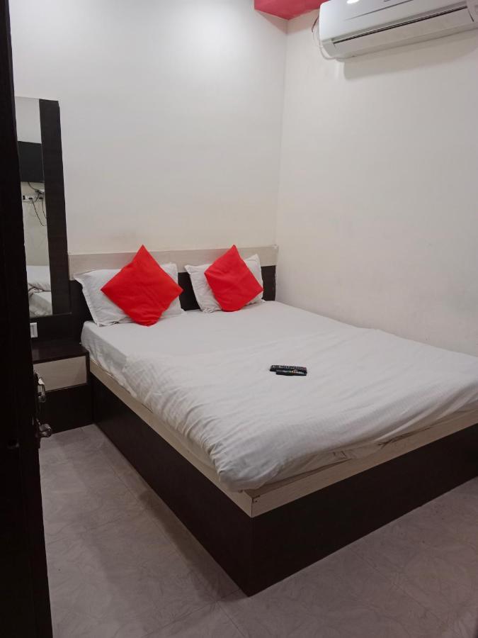 Hotel Nahta Palace 乌贾因 外观 照片