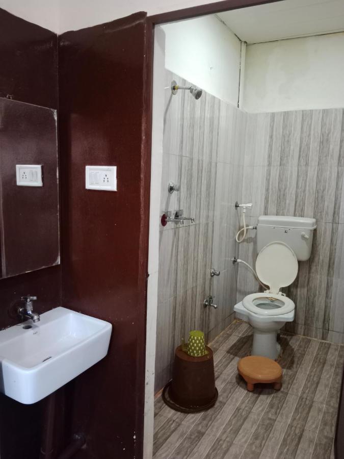 Hotel Nahta Palace 乌贾因 外观 照片