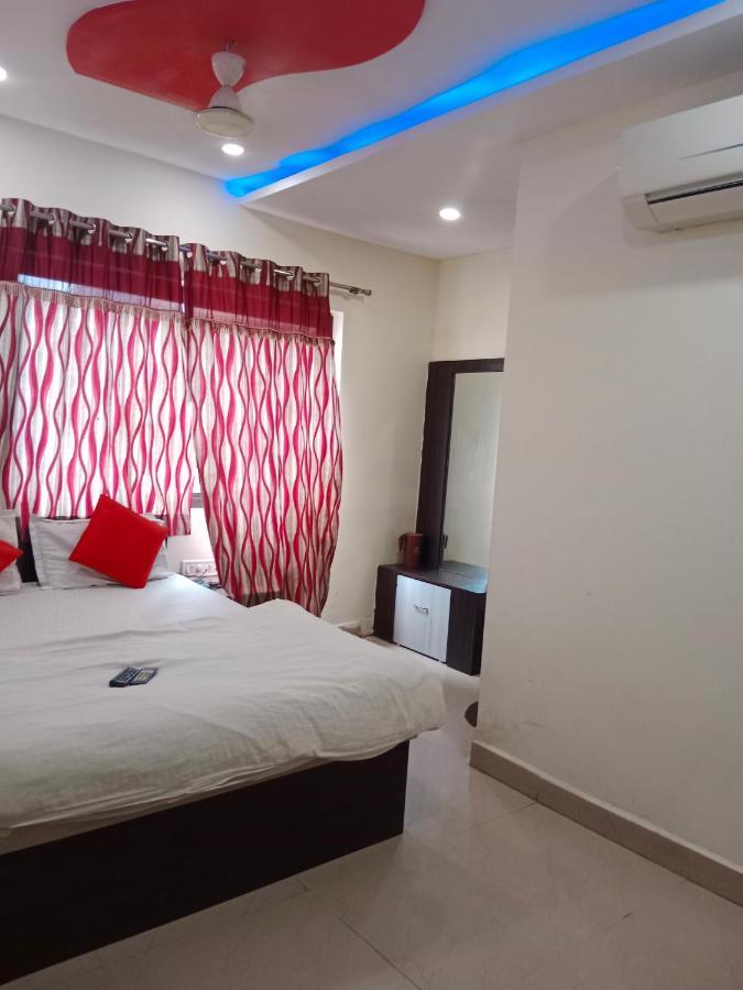 Hotel Nahta Palace 乌贾因 外观 照片